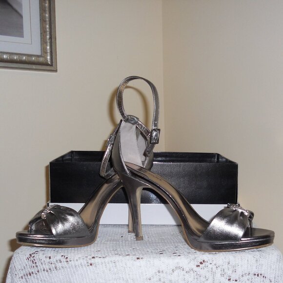 Alfani 7 M Old Silver Sandals High Heels Bow w/ Rhinestone Trim - Picture 2 of 7